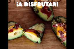 Paltas rellenas con huevo