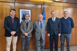 Directiva de Chilehuevos se reúne con Ministro de Agricultura
