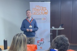 Chilehuevos expone ante futuros médicos veterinarios